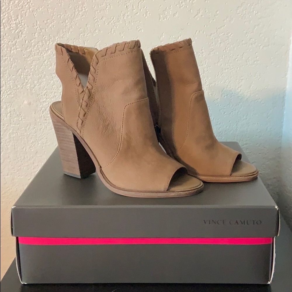 Vince camuto Kicetta peep toe leather bootie